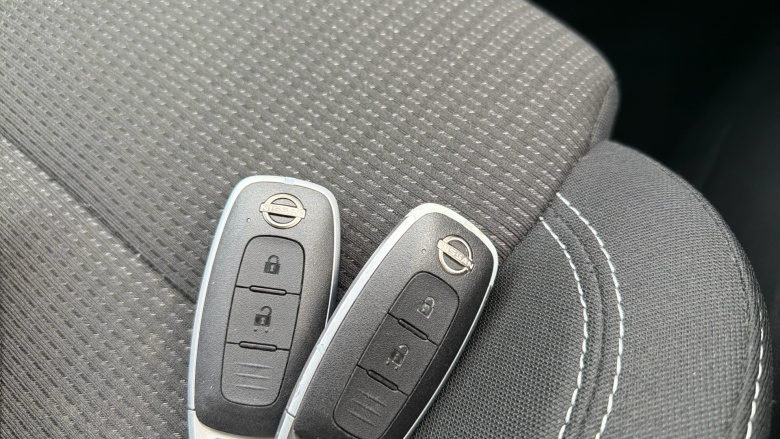 Nissan Qashqai 1.3 DiG-T MH Acenta Premium 5dr Petrol Hatchback